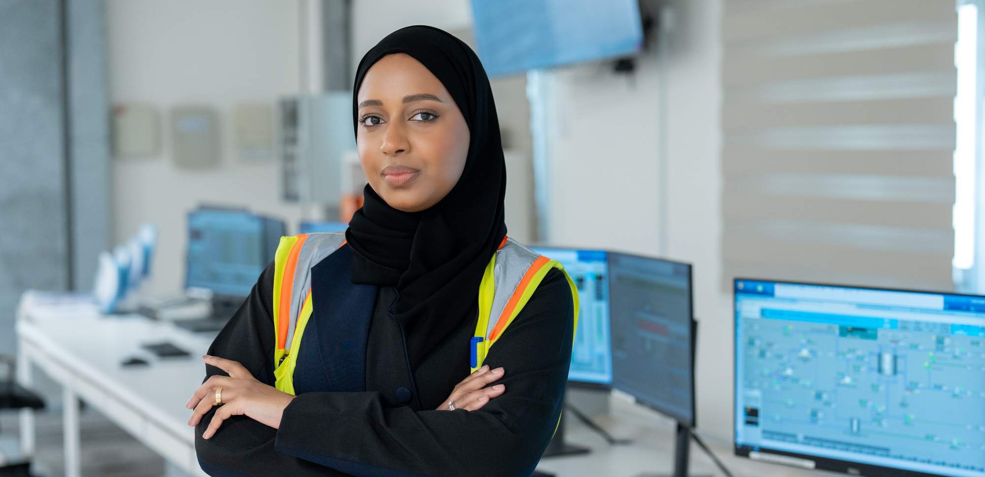 Amal Khalid - trabajadora ACCIONA en la oficina